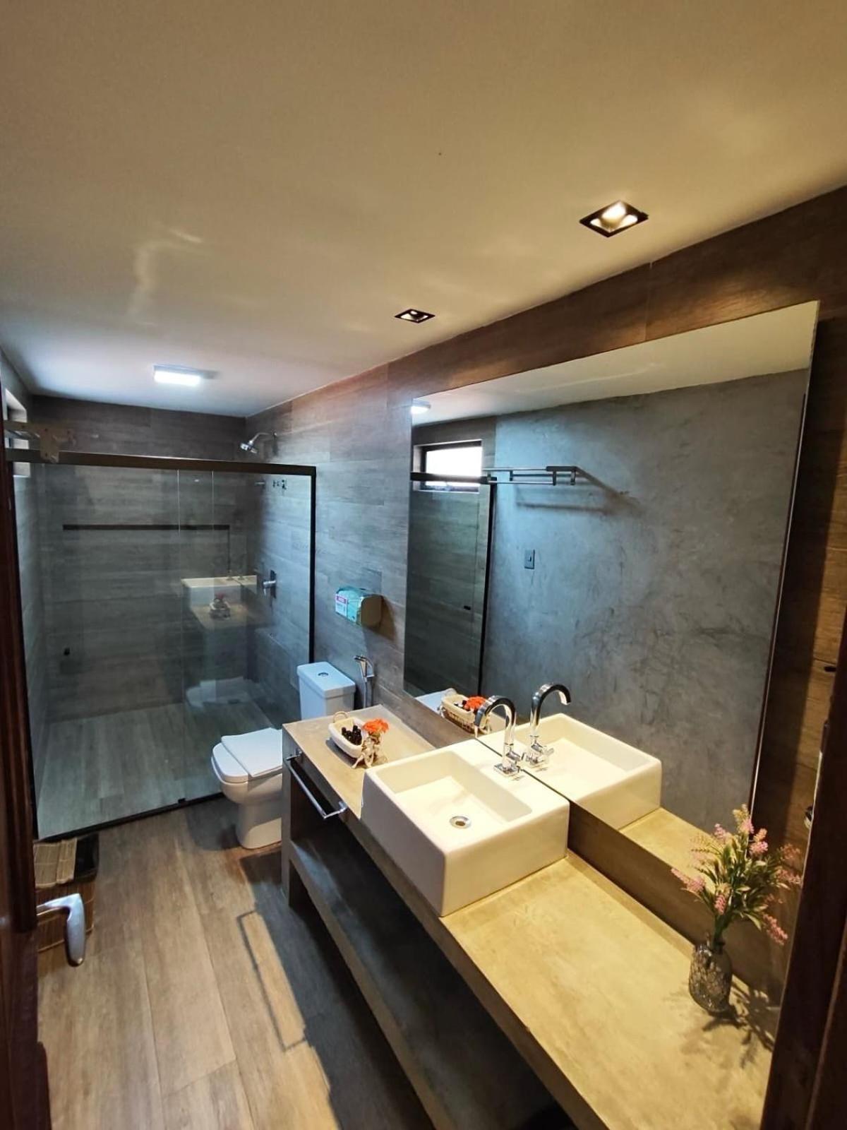 Standard Suite,1747183444:JPEG